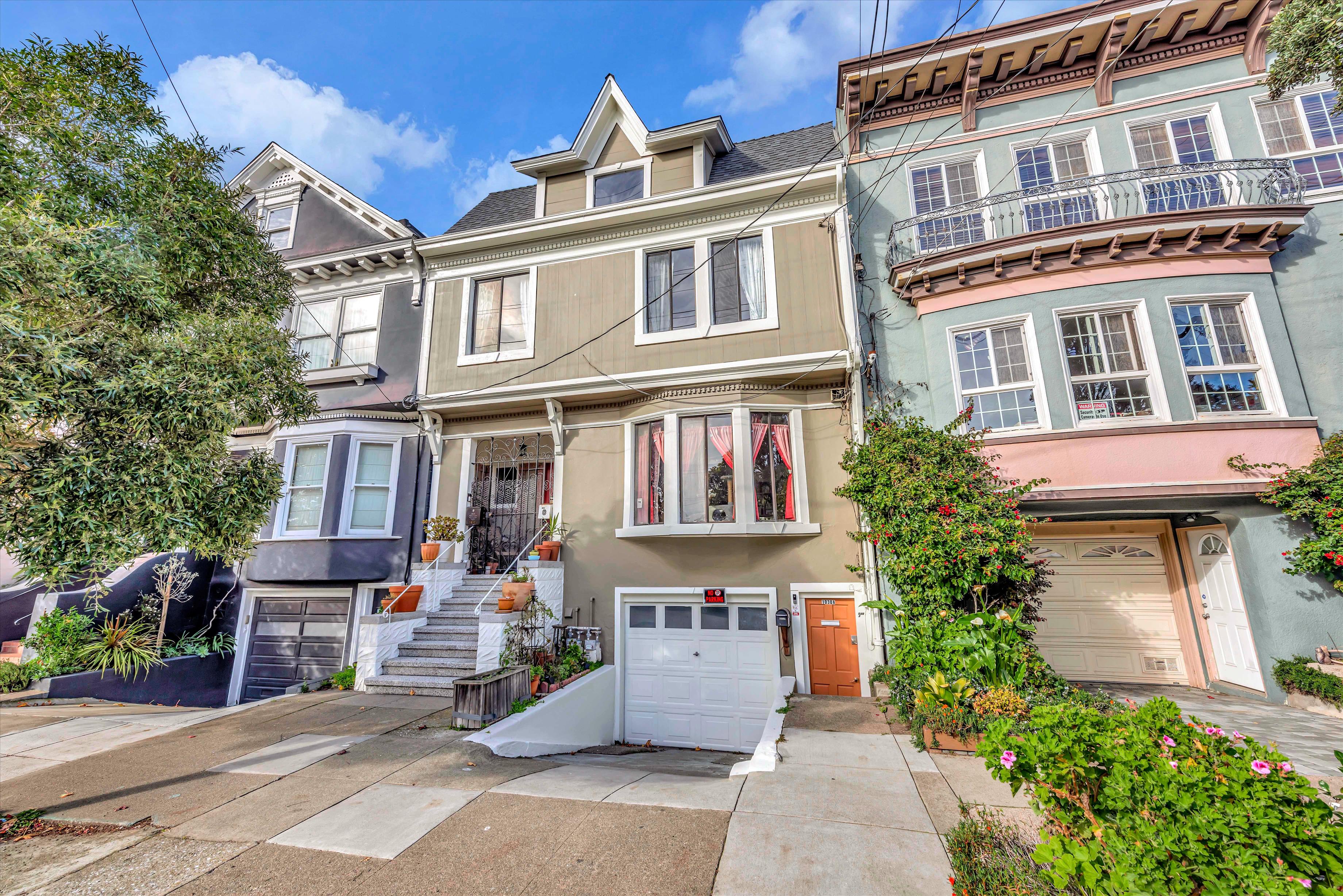 Beautiful Hampton Park Terrace, Charleston, SC house showcasing the best property management services