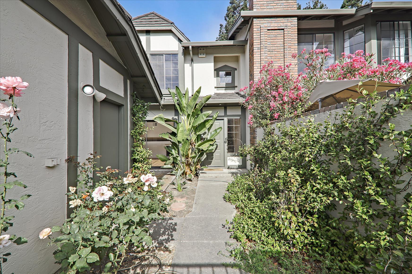 Beautiful Showplace Square, San Francisco, CA house showcasing the best property management services