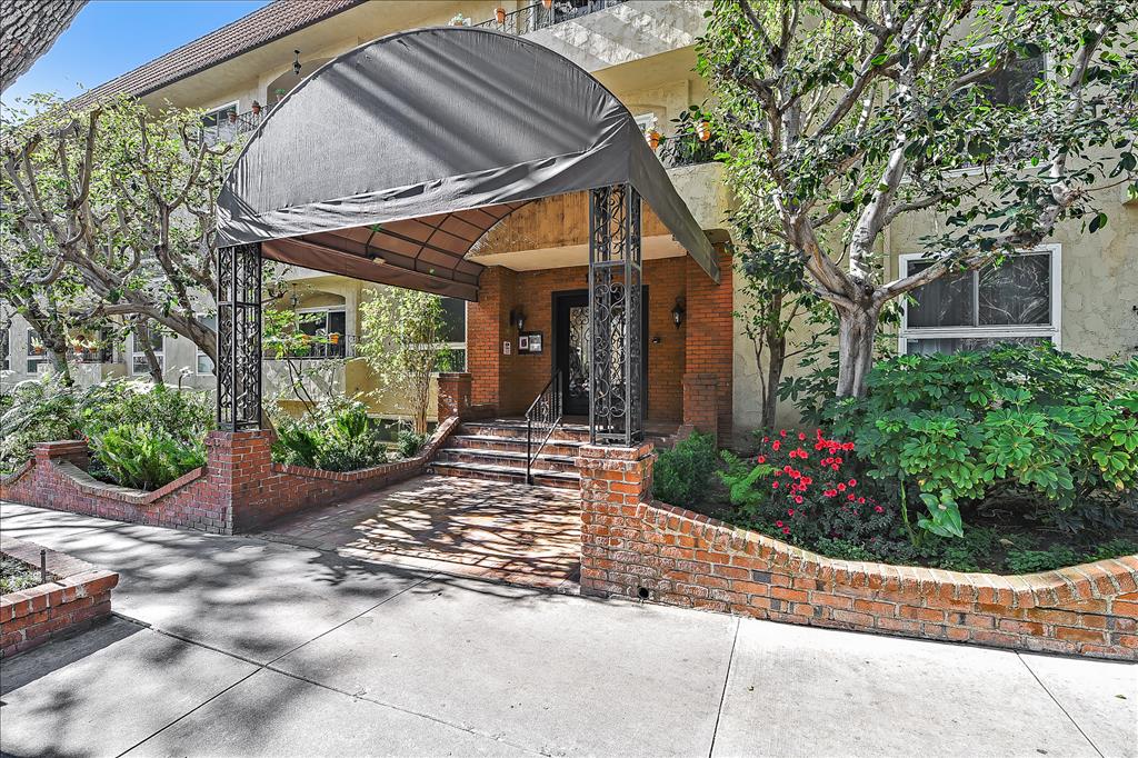 Beautiful DeForest Park, Long Beach, CA house showcasing the best property management services