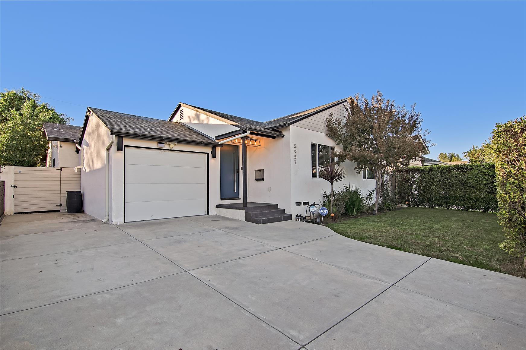 Beautiful Cedar Crest, Dallas, TX house showcasing the best property management services