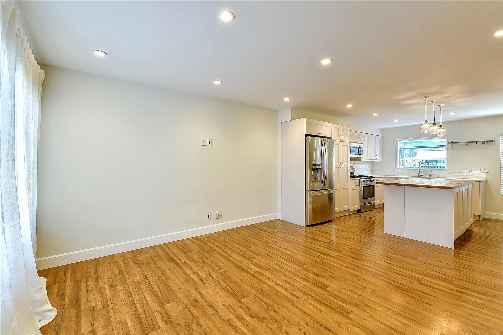 Beautiful Lake Forest, West Park, FL house showcasing the best property management services