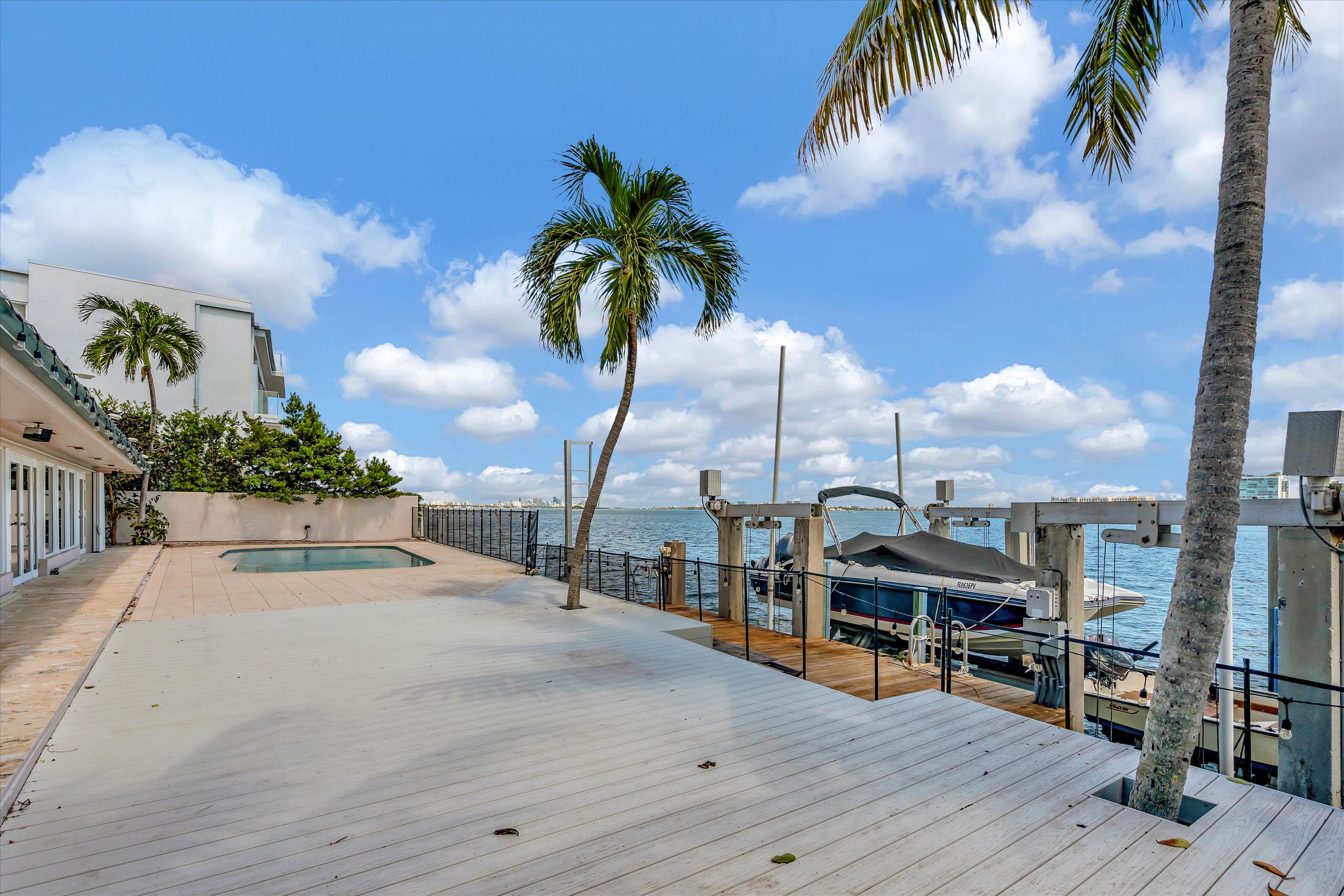 Beautiful Biscayne Island, Miami, FL house showcasing the best property management services