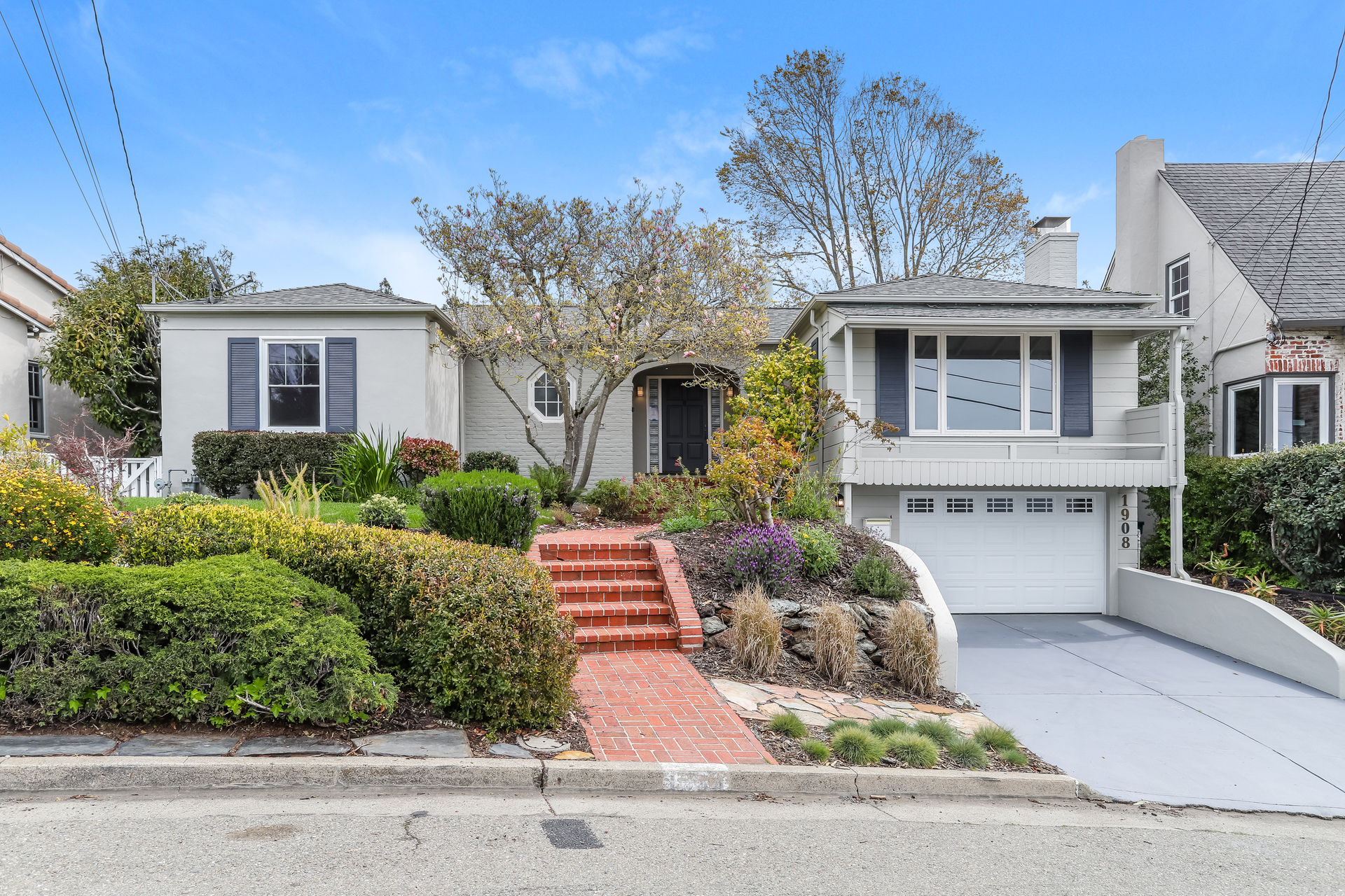 Beautiful Oakmore, Oakland, CA house showcasing the best property management services